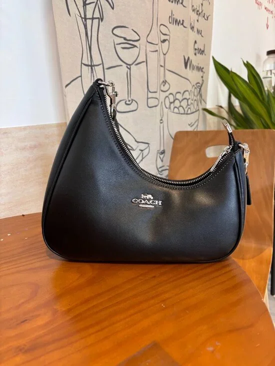 Coach Black Leather Crossbody Bag - Stylish & Spacious - Picture 7 of 7